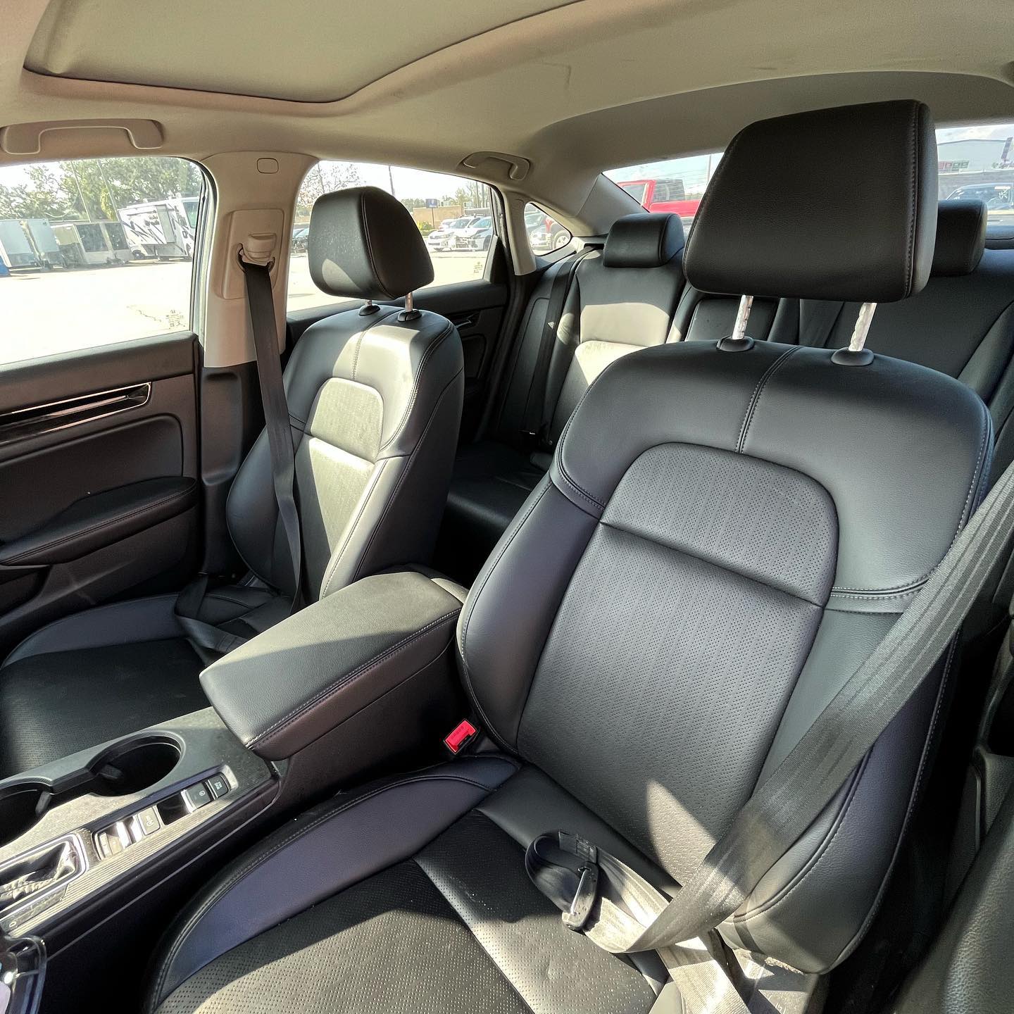 2022 Honda Civic Touring - Image 6